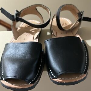 Ladies Pons sandals